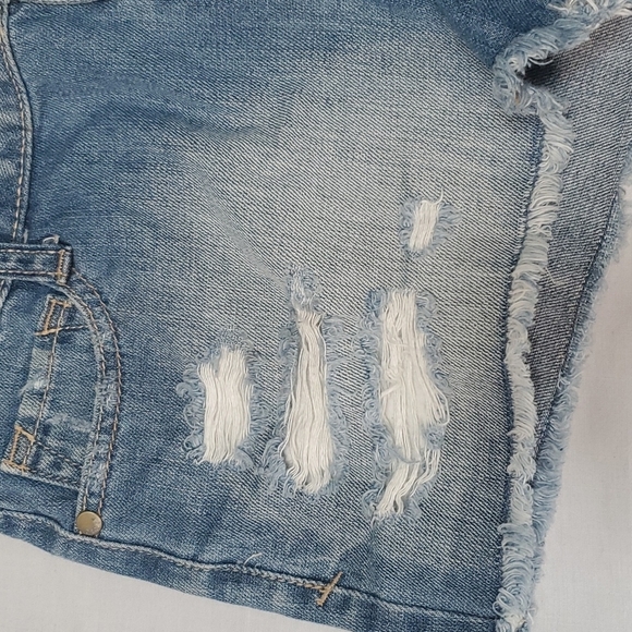 Decree Denim Shorts - Picture 2 of 8